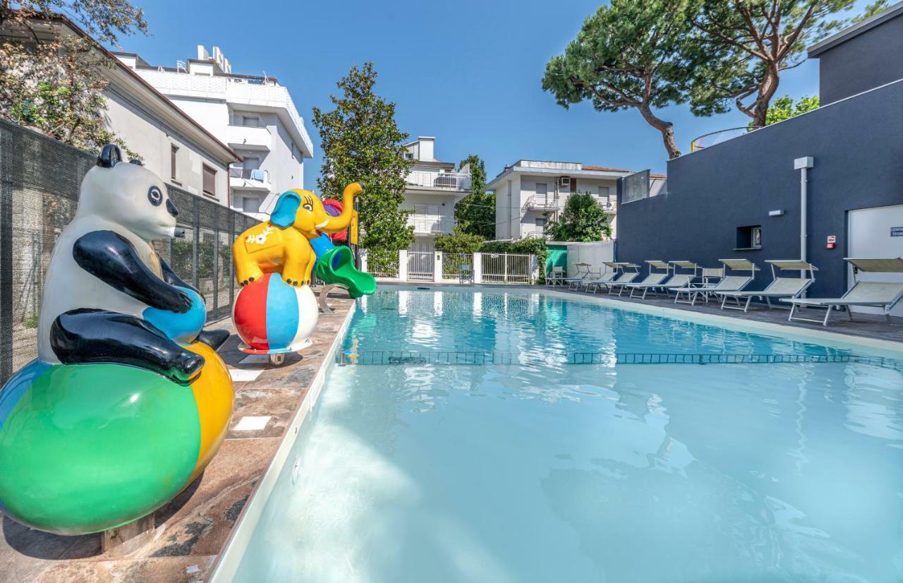 Residence Filmare Riccione Eksteriør billede