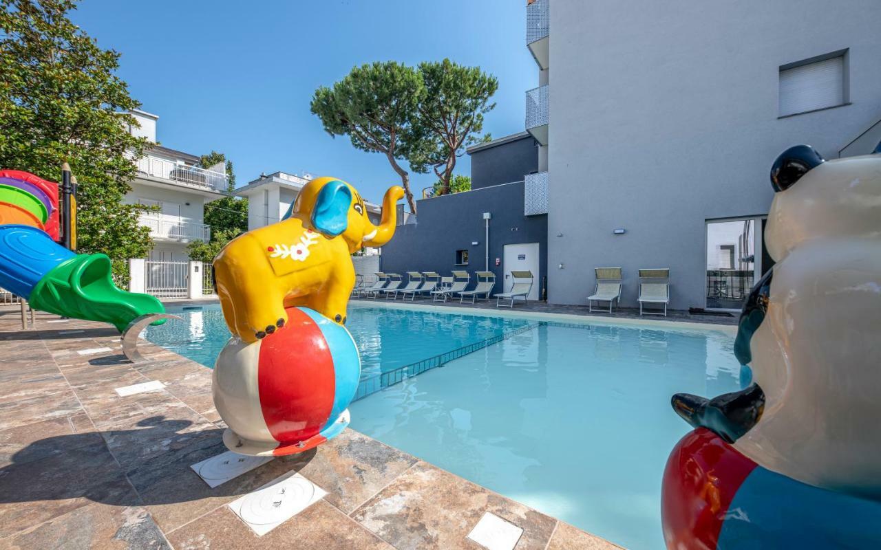 Residence Filmare Riccione Eksteriør billede